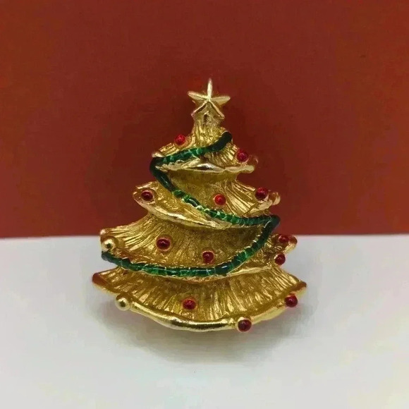 Vintage Brooch Gold Tone Holiday Christmas Tree Pin Brooch Green Red Enamel Pin - Picture 1 of 5